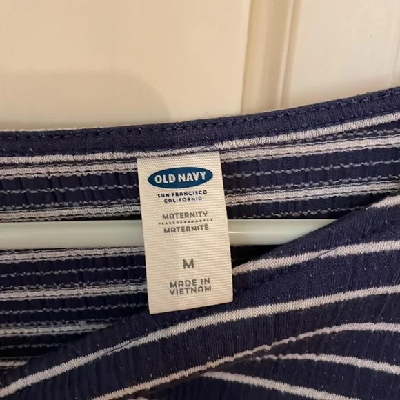 Old Navy Maternity Striped 3/4 Length Sleeve size Medium. - Picture 2 of 3